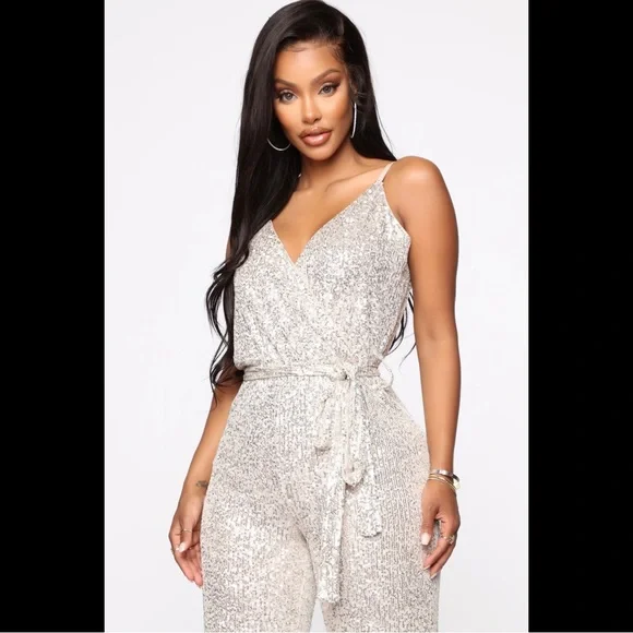 ✨ HP ✨ Can't Hide the Shine ✨ Sequin Jumpsuit ✨ - Picture 4 of 5